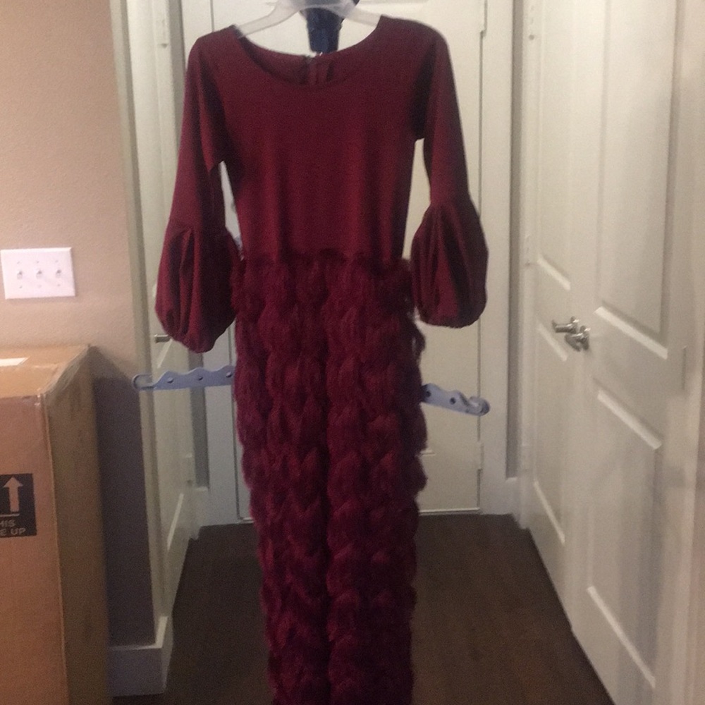 A red Nigerian dress brand new